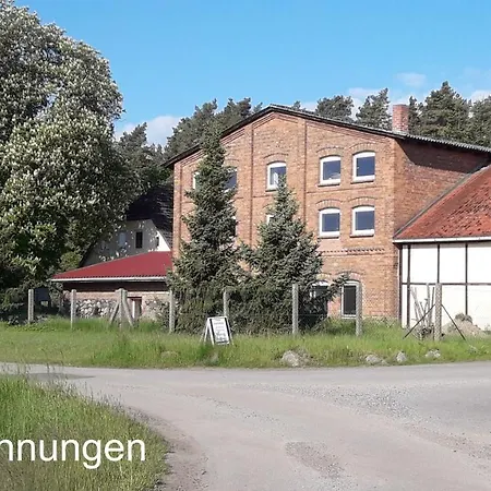 Ferien Mecklenburgische Seenplatte, Urlaub auf dem Gutshof Bossow Exterior foto
